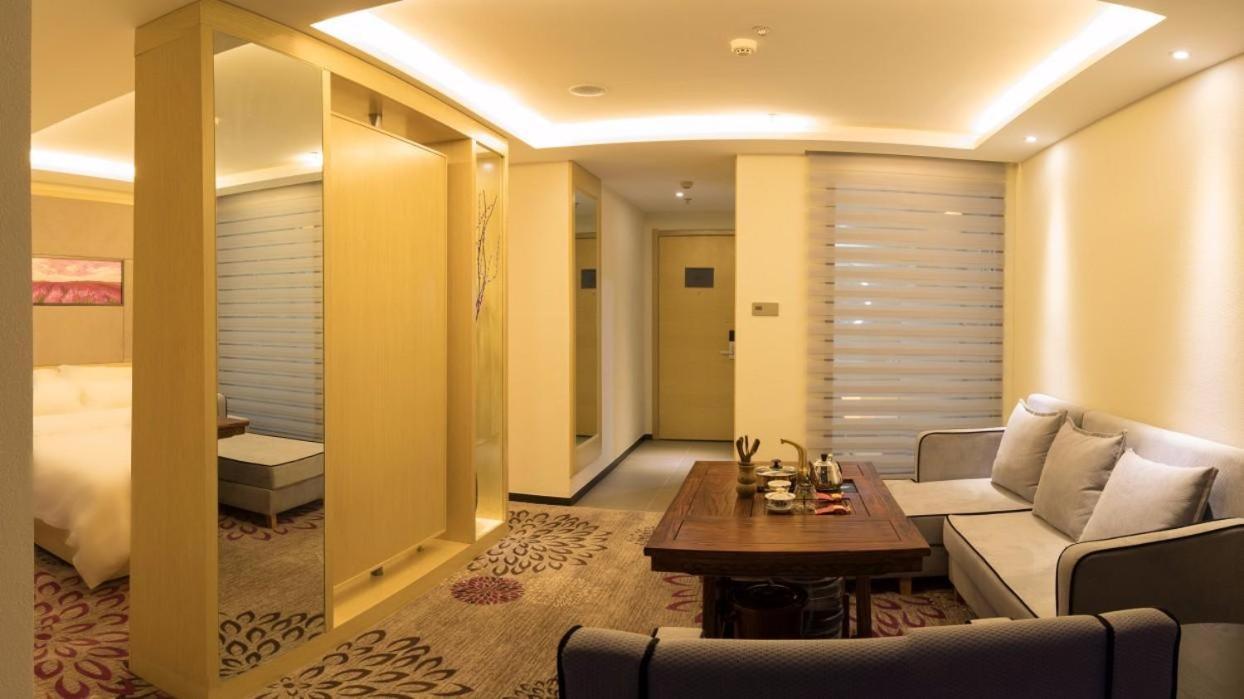 Lavande Hotel Luzhou Jiale Century City Exterior photo